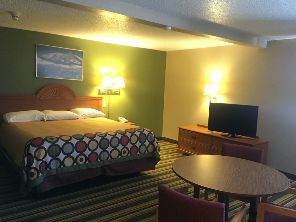 Super 8 By Wyndham Champaign Exterior foto